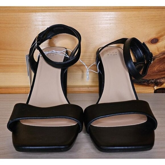 A New Day Adro2 Sal Black Heel Sandals Memory Foam Women's Size 11 - Picture 1 of 12